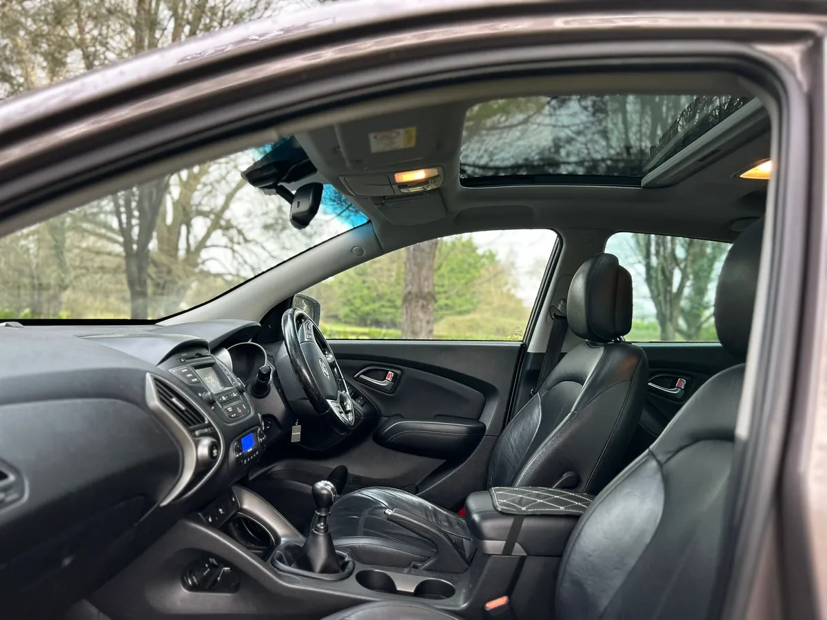 Hyundai ix35 2015 nct 05/26 tax 03/26 - Image 2