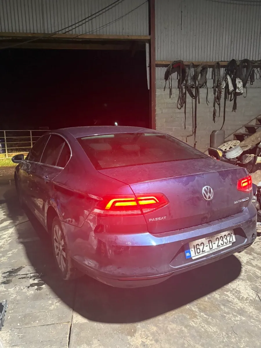 2016 Volkswagen Passat - Image 1