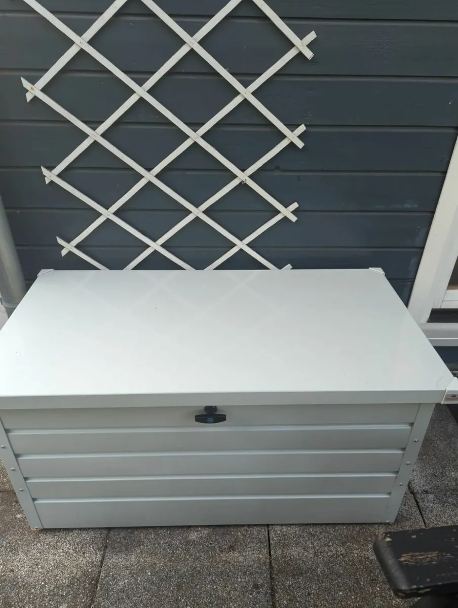 Metal Garden Storage Box 360 Litres Lockable with - Image 3