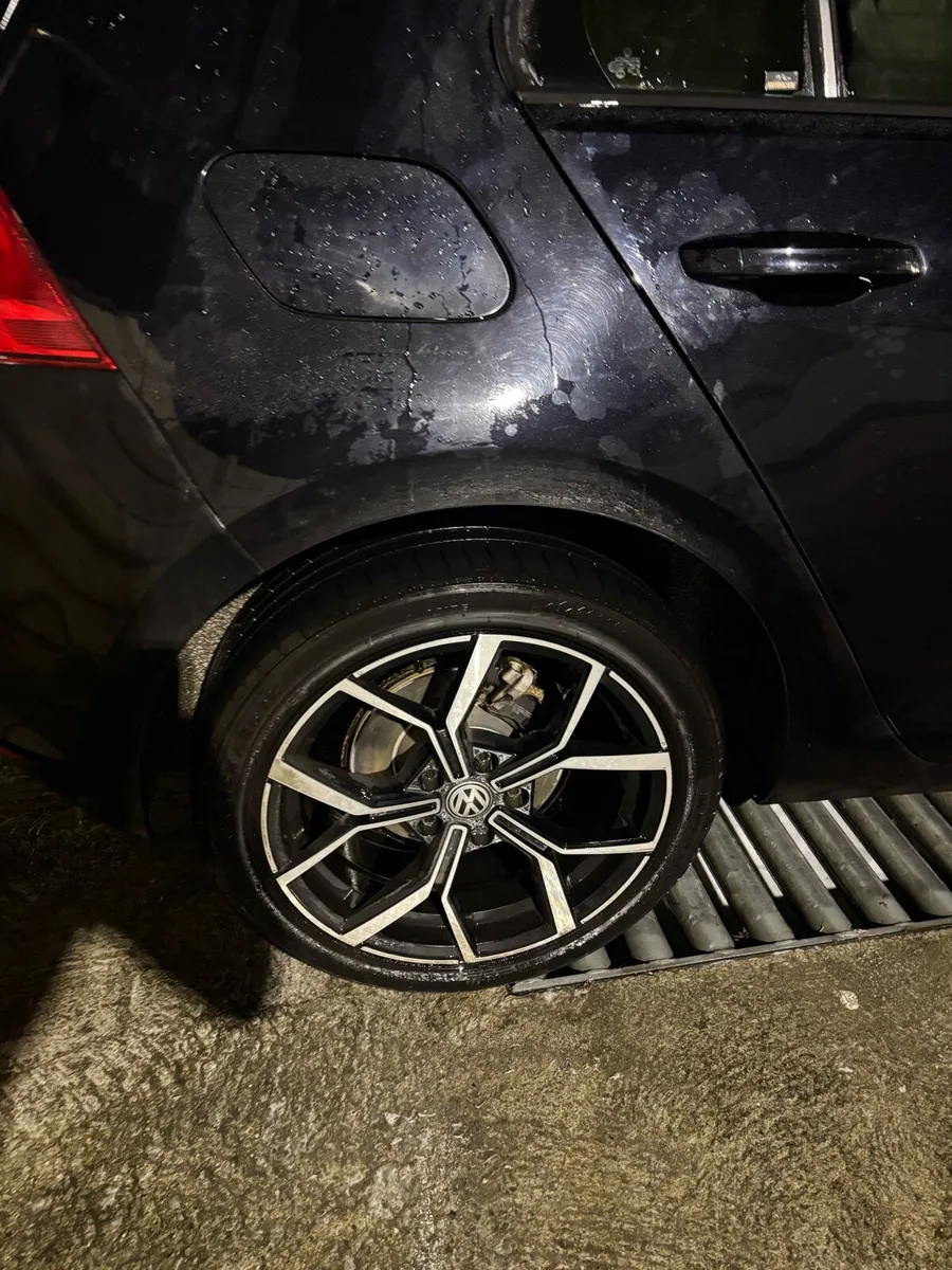 Volkswagen Golf - Image 4