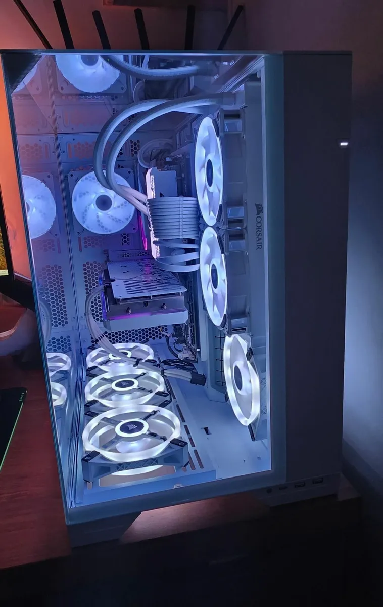 Custom Built Lian-Li Desktop Glass RGB Gaming PC - Image 3