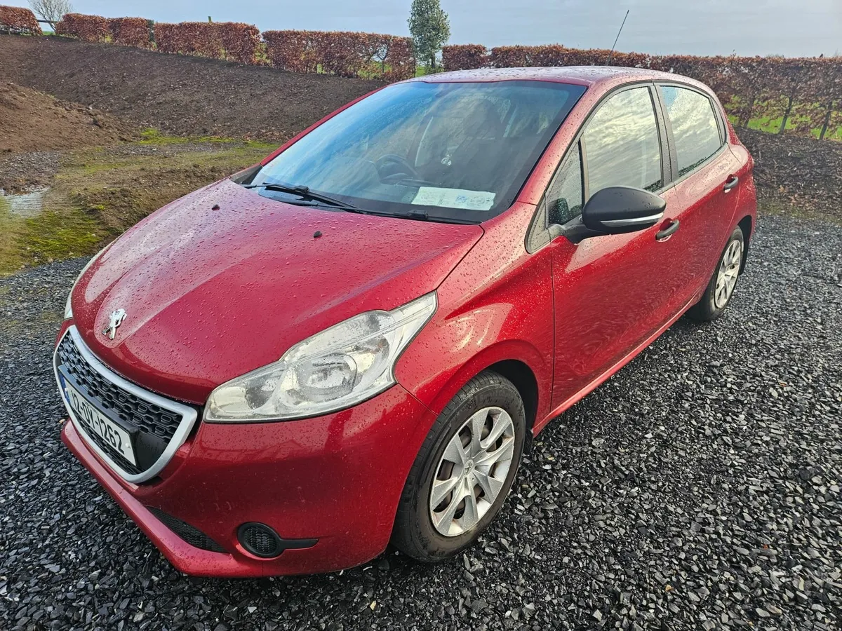 Peugeot 208 2012 - Image 2