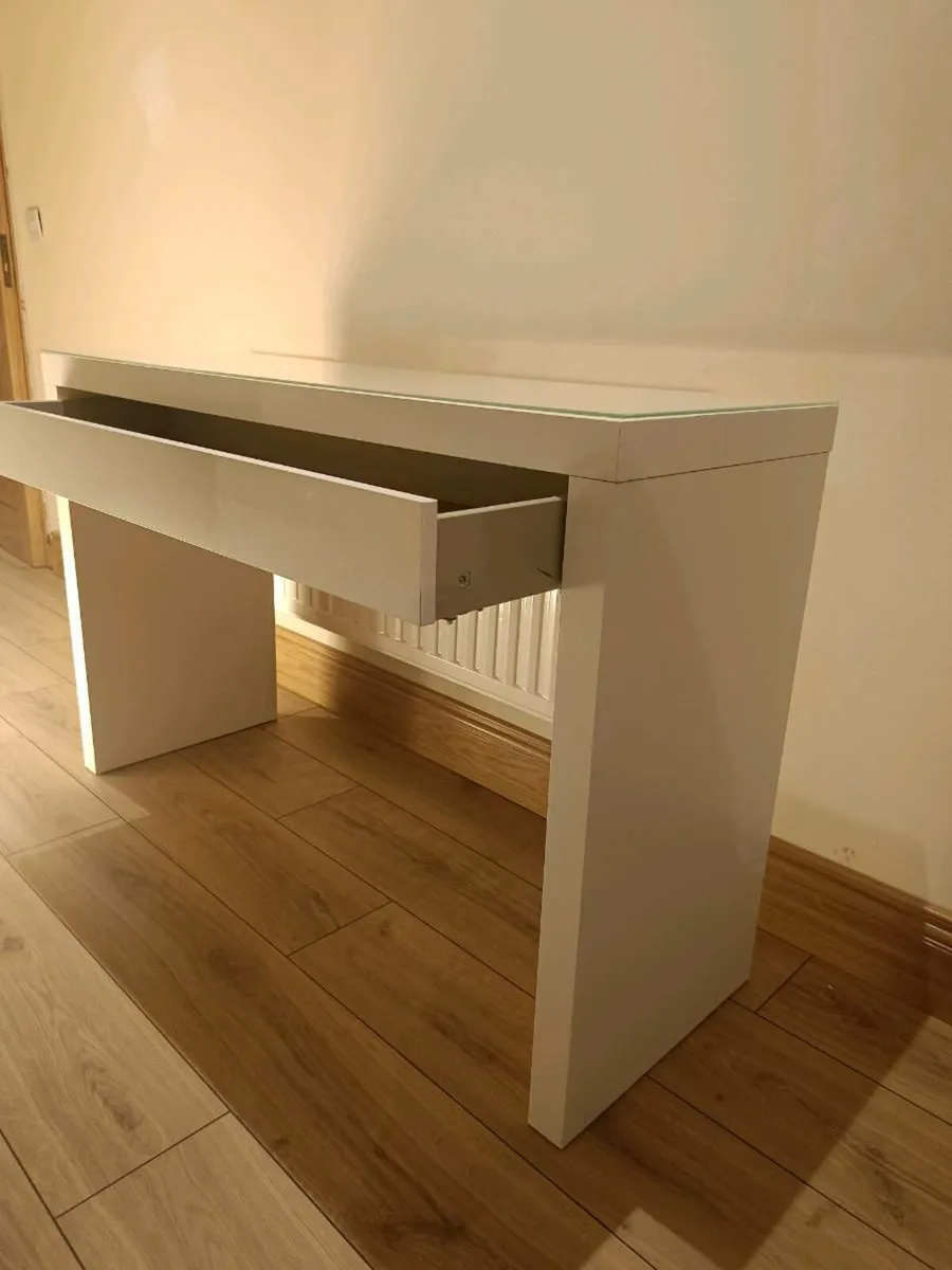 IKEA make up table - Image 2