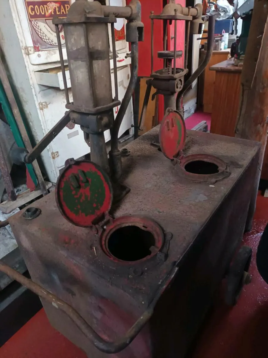 Dual pump oil dispenser - Image 2