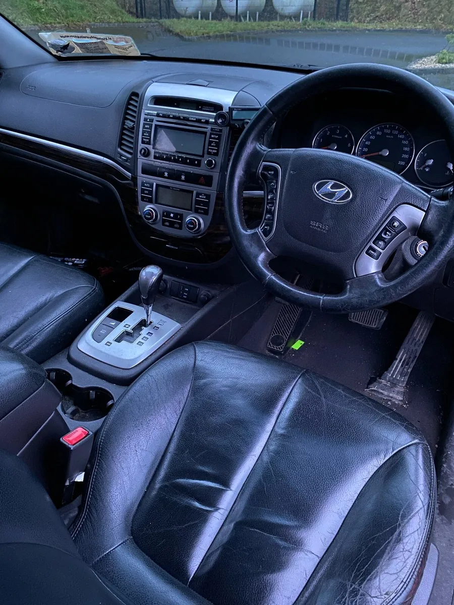 2012 Hyundai Santa Fe 4x4 New Doe 11-26 Tax 05-26 - Image 4