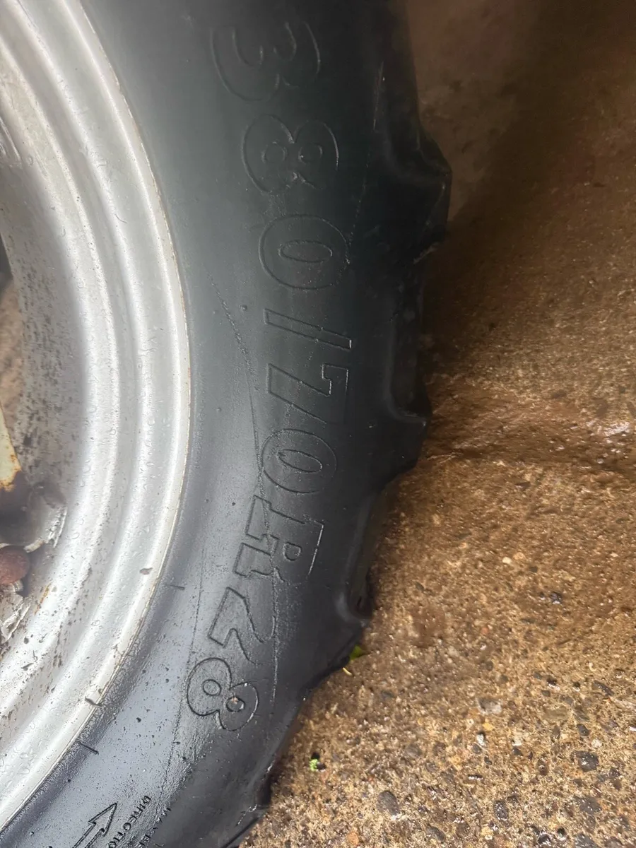 Front dual wheels wanted 420/70/R28 - Image 3