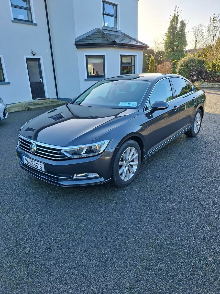 Volkswagen Passat 2019 - Image 3