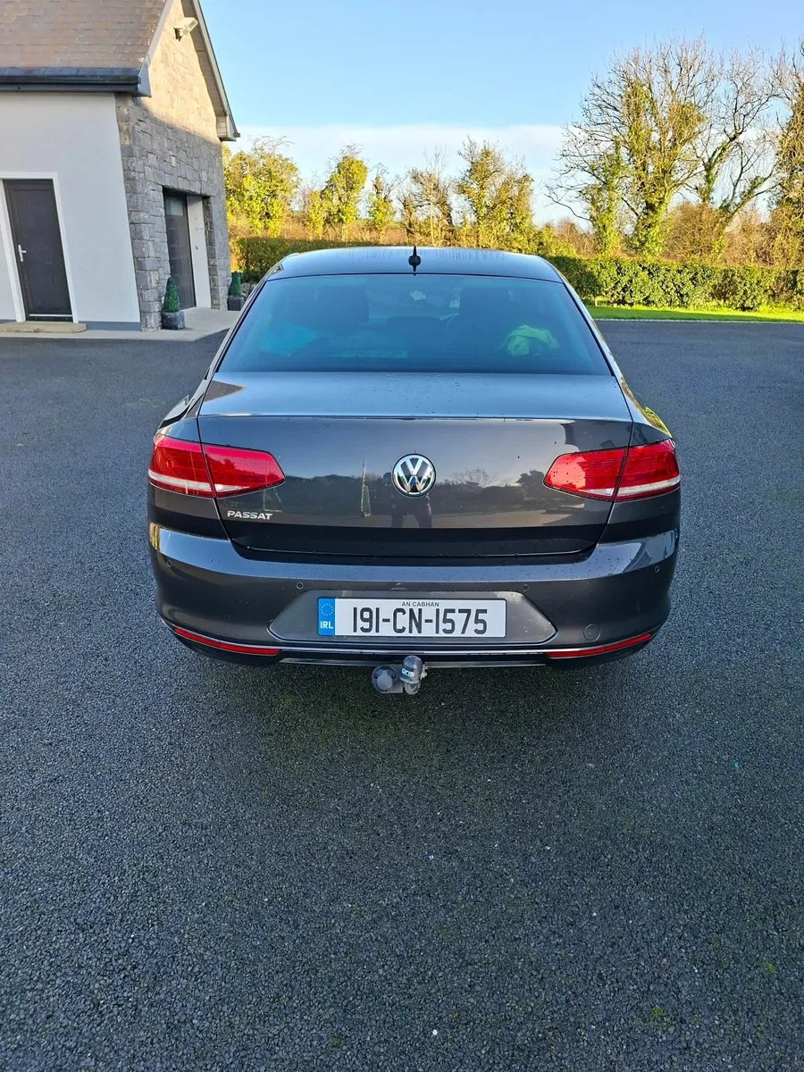 Volkswagen Passat 2019 - Image 4