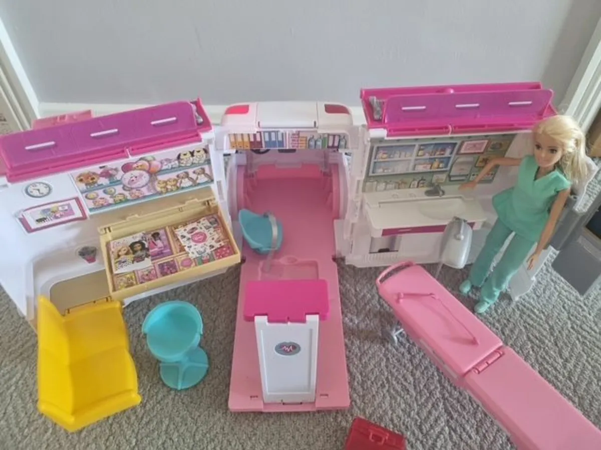 Barbie Ambulance - Image 2