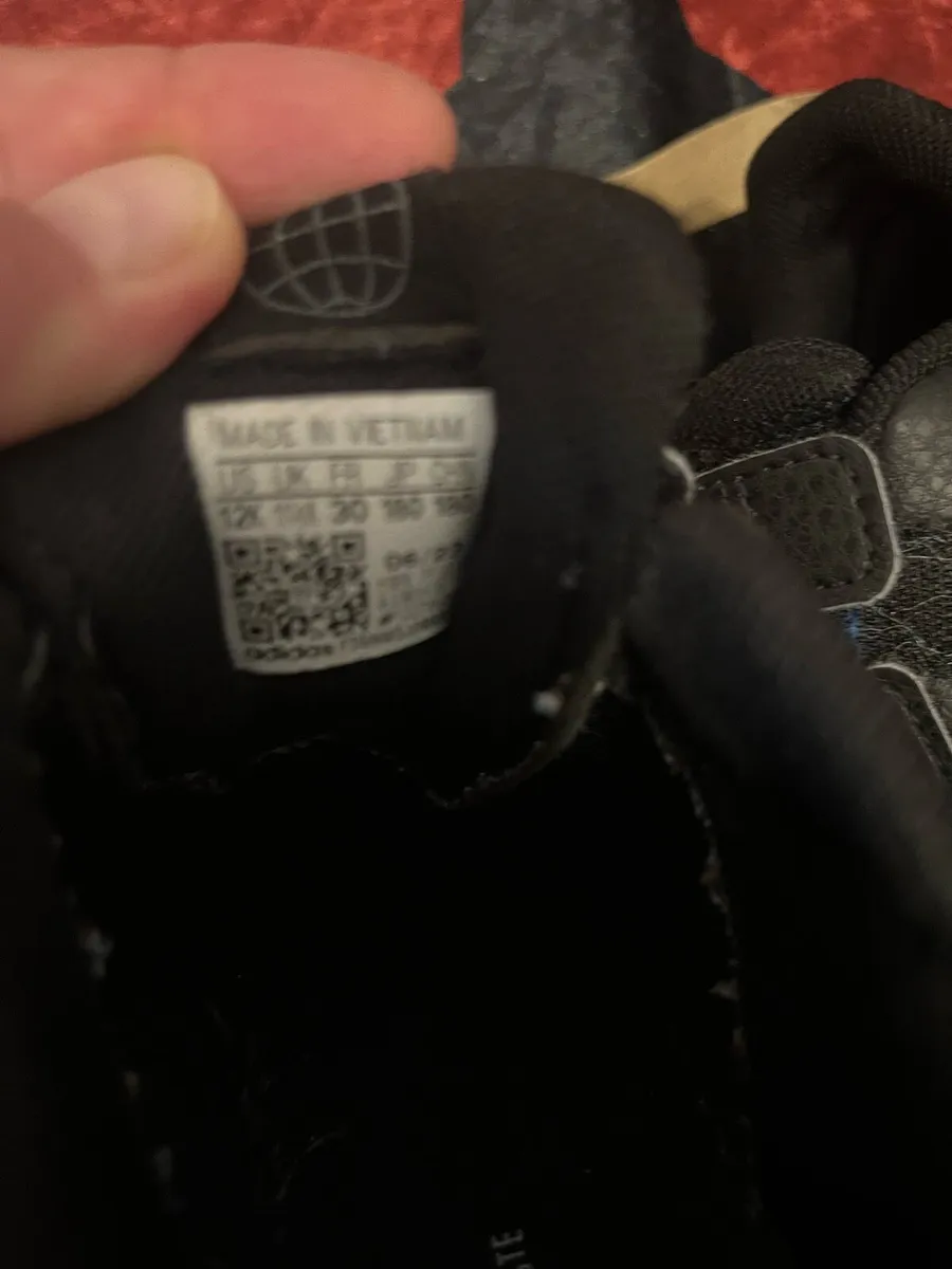 Kids adidas shoes - Image 3