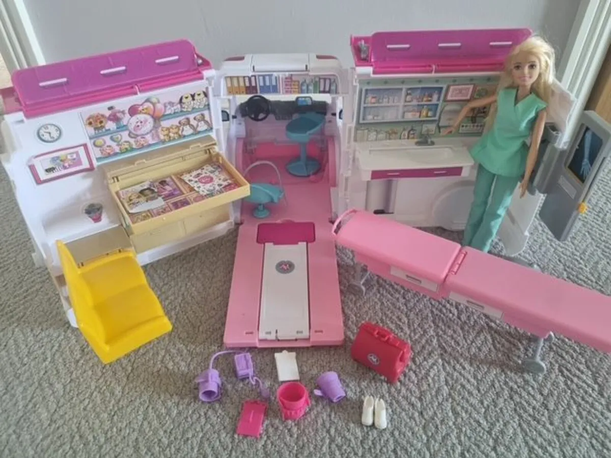 Barbie Ambulance - Image 1
