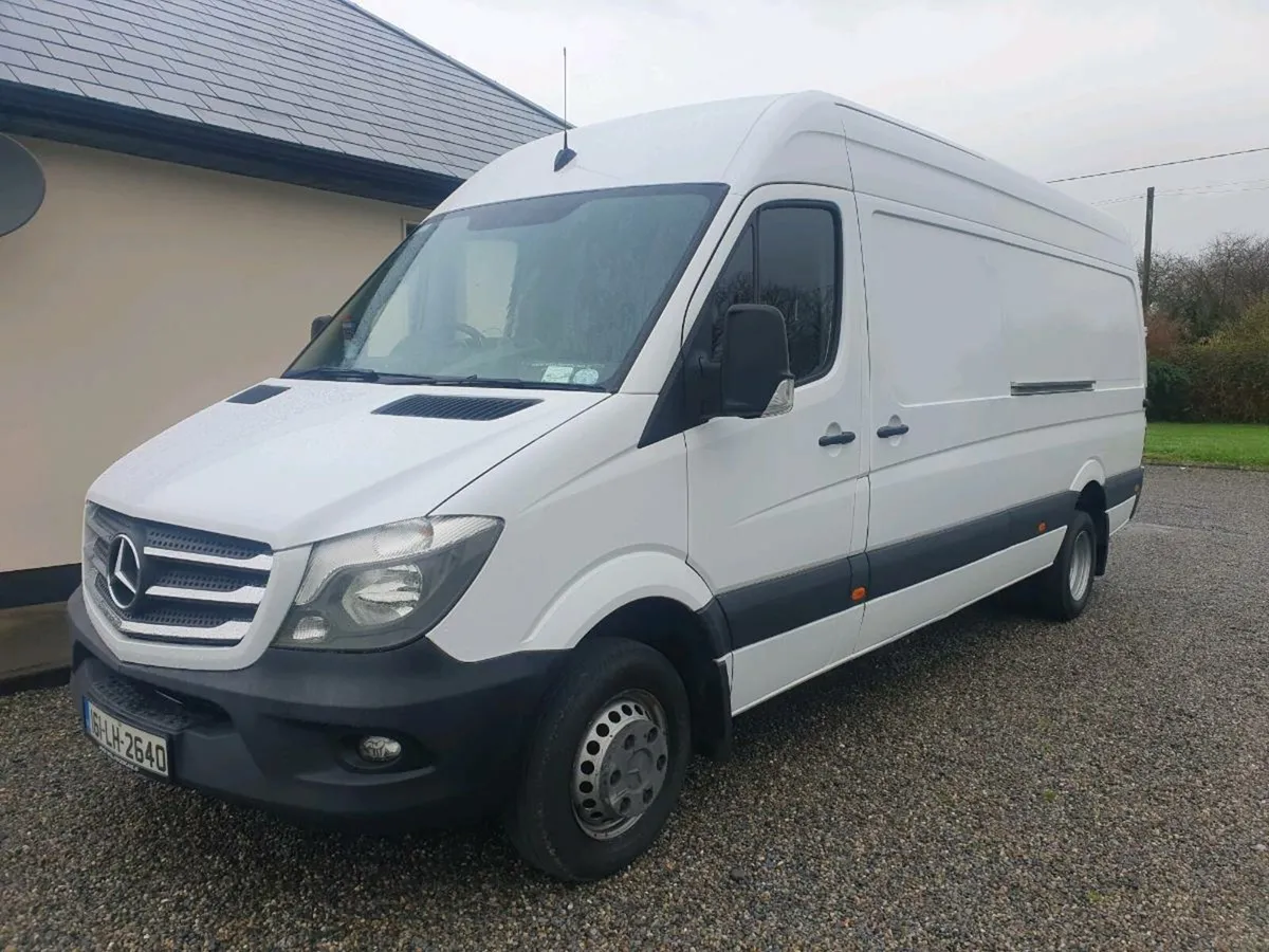 Mercedes sprinter twin wheel 3.5 ton drive on car - Image 1