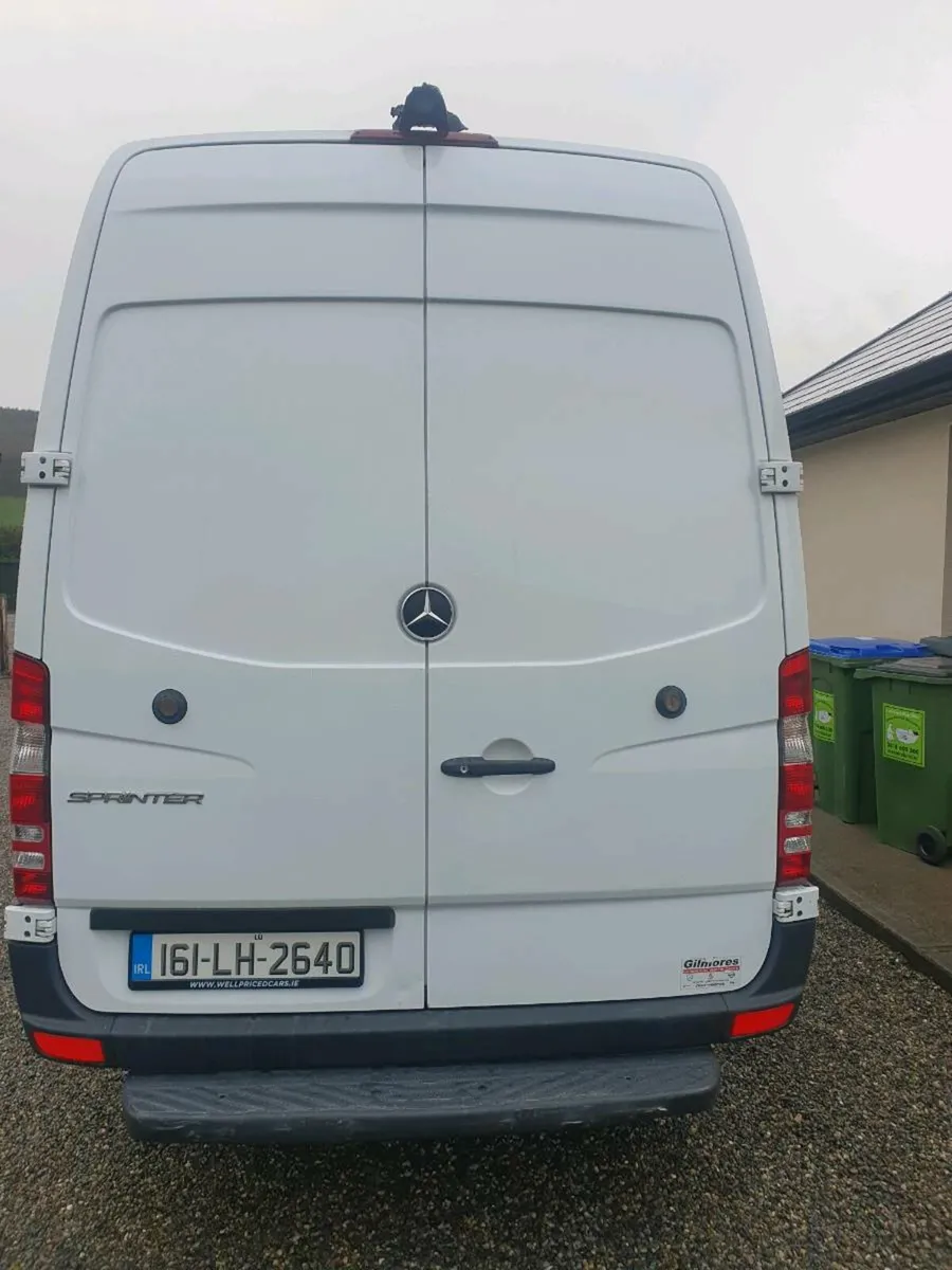 Mercedes sprinter twin wheel 3.5 ton drive on car - Image 4