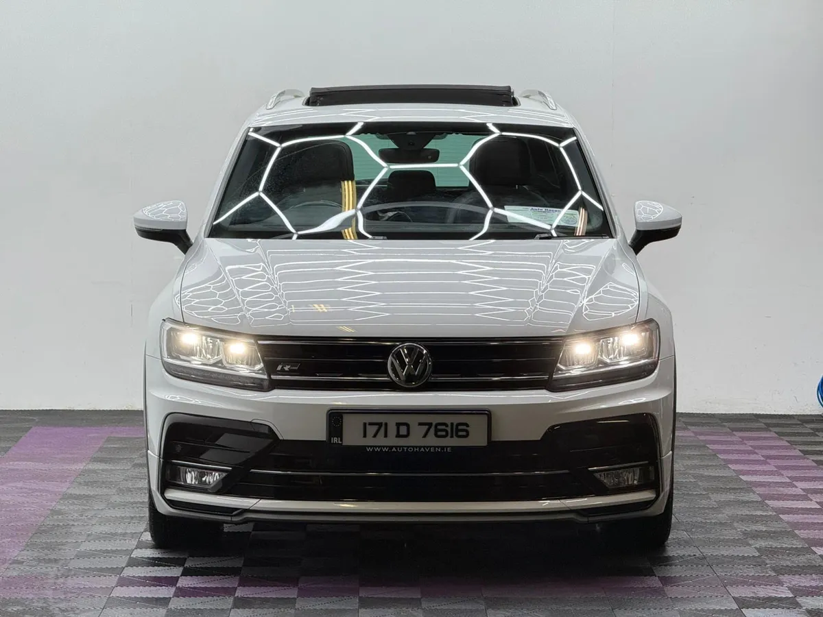 2017 Volkswagen Tiguan R Line, Automatic - Image 2