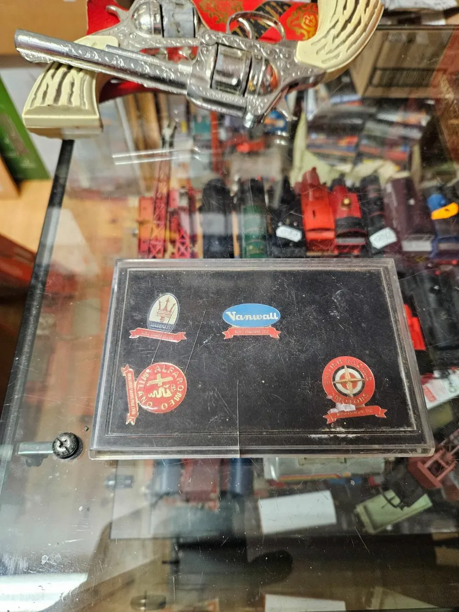 Vintage Car Badges Pins - Image 1