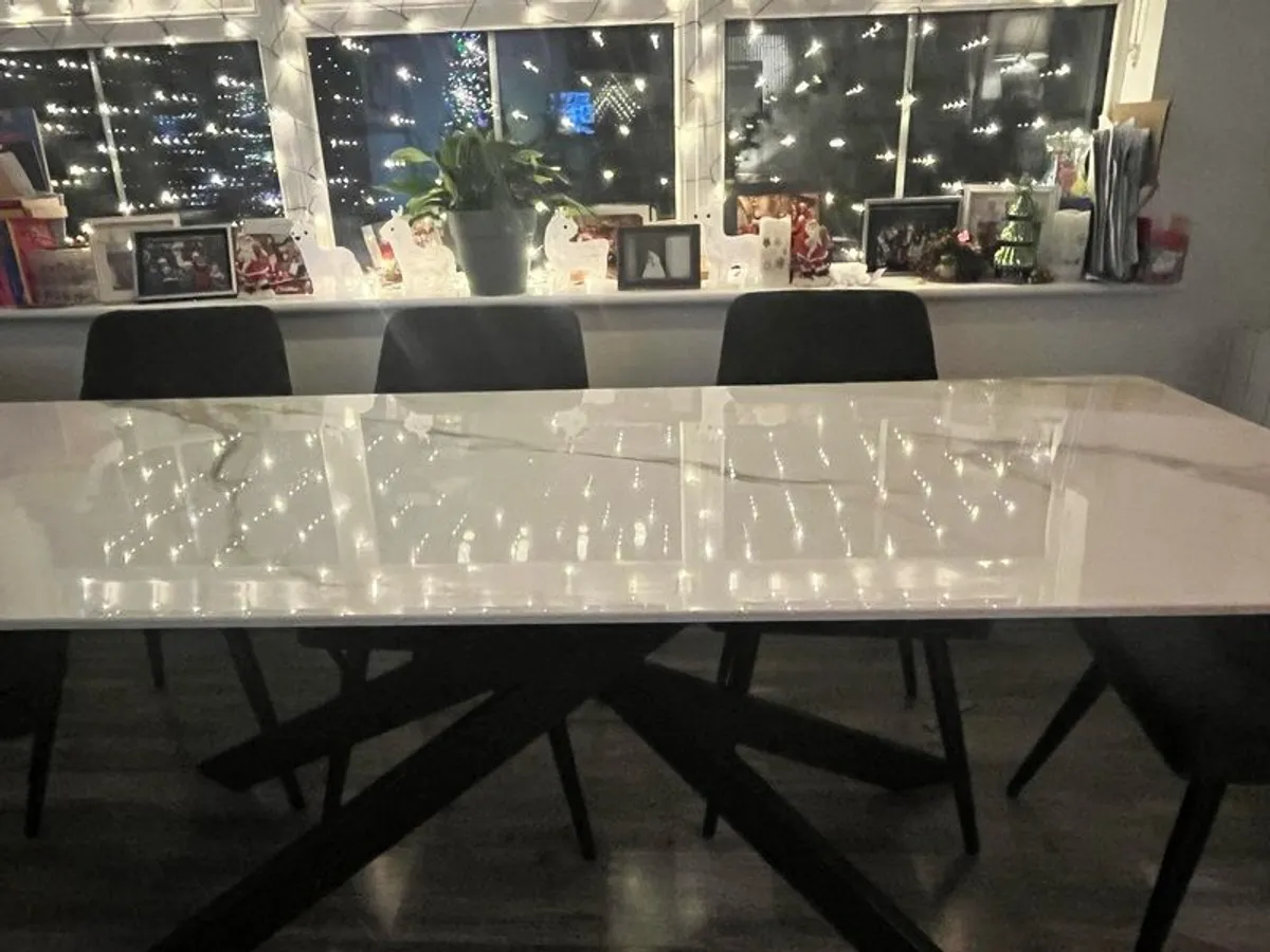dining table - Image 1