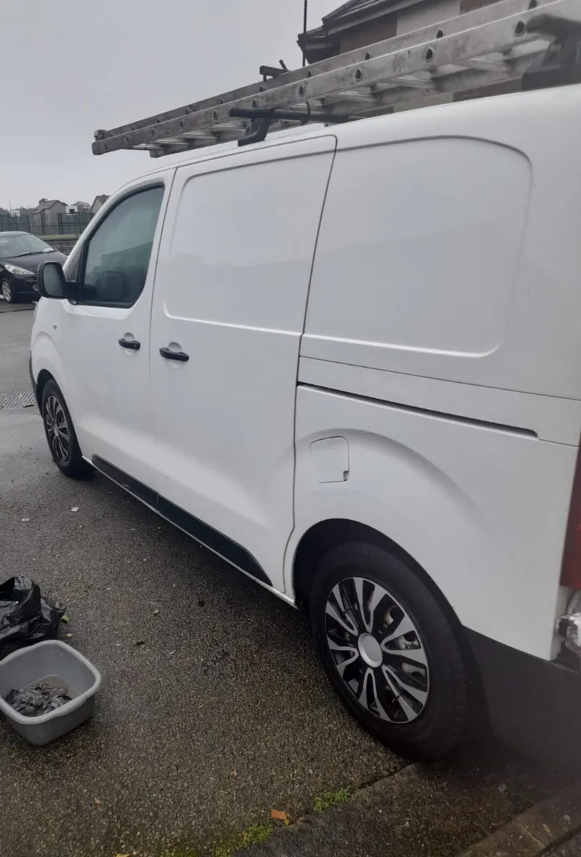 2017 puegeot expert taxed & tested - Image 2