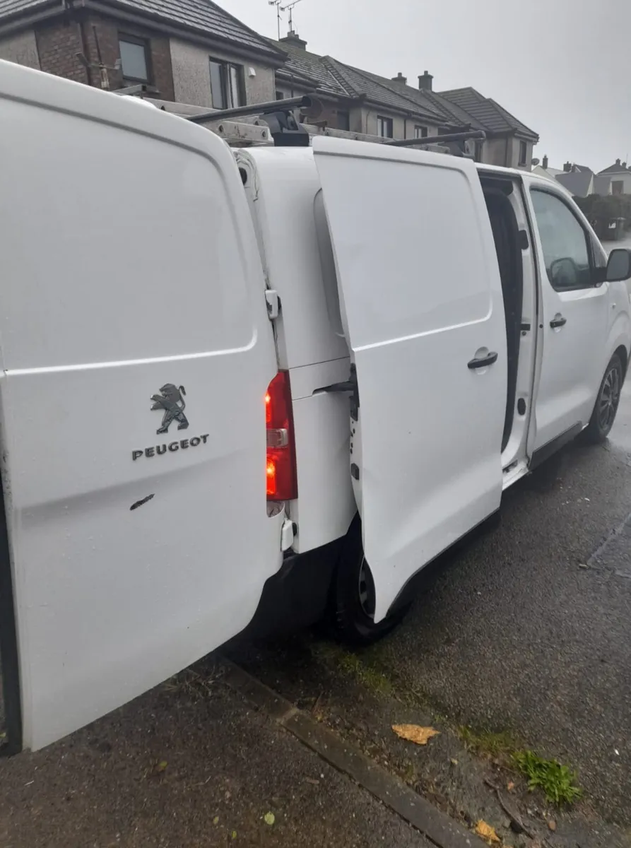 2017 puegeot expert taxed & tested - Image 3