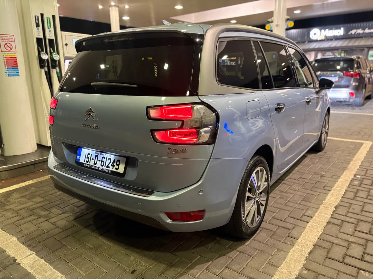 SUPER HIGH SPEC PETROL AUTO 7 SEAT - Image 3