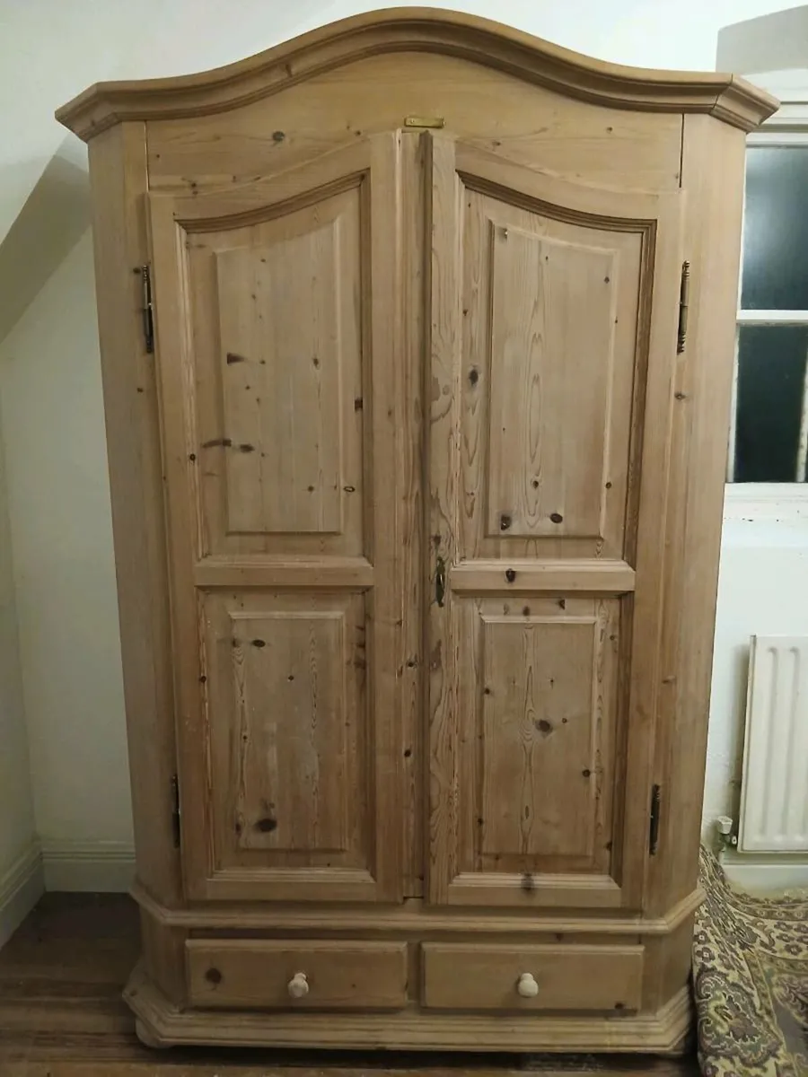 Wadrobe French style pine - Image 1