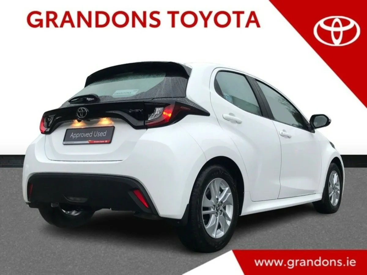 Toyota Yaris LUNA HYBRID - GRANDONS - Image 2