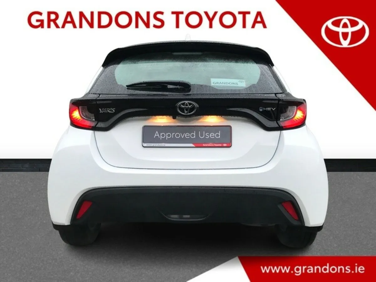Toyota Yaris LUNA HYBRID - GRANDONS - Image 4