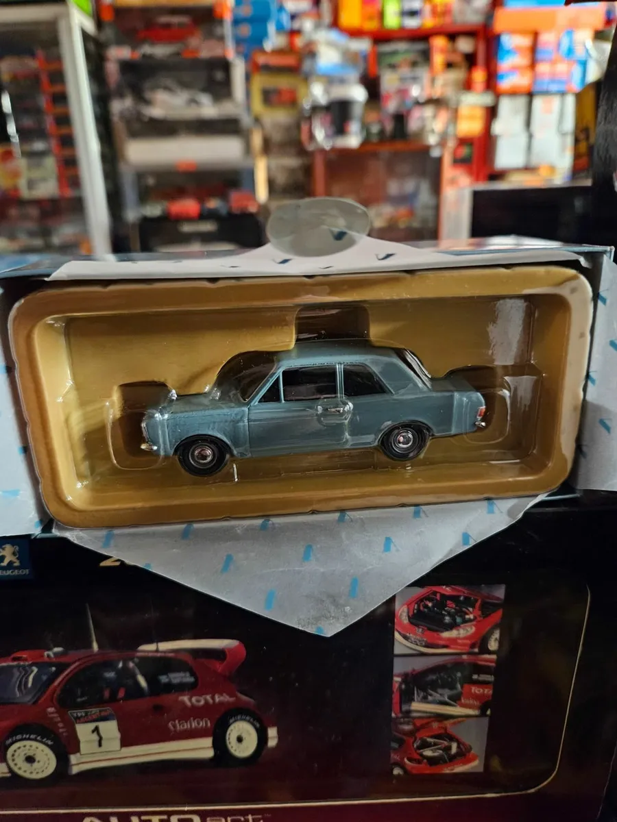 Corgi Vanguards Ford Cortina 35th Anniversary - Image 1