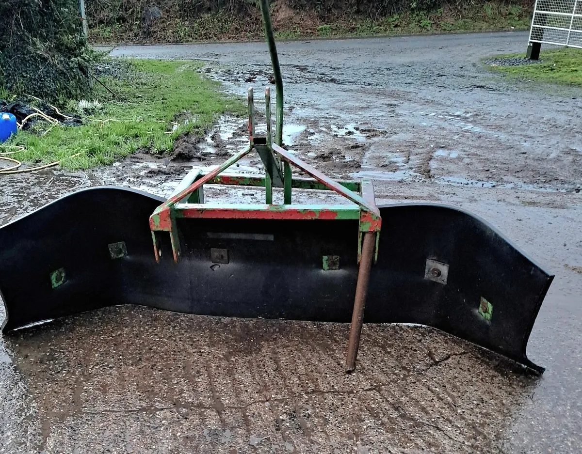 Yard scraper - Image 1