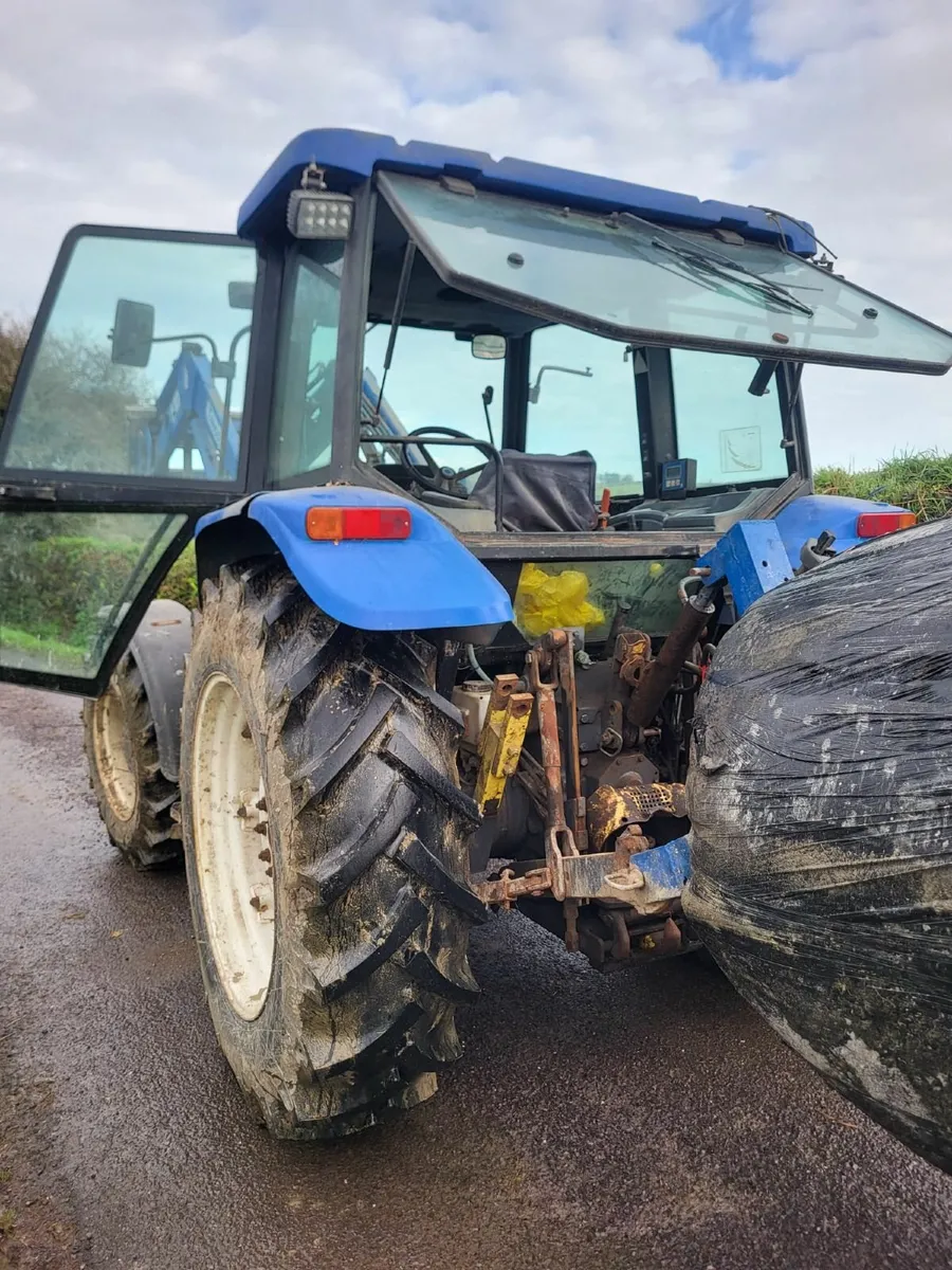 New Holland 7635 Reg 1999 - Image 4