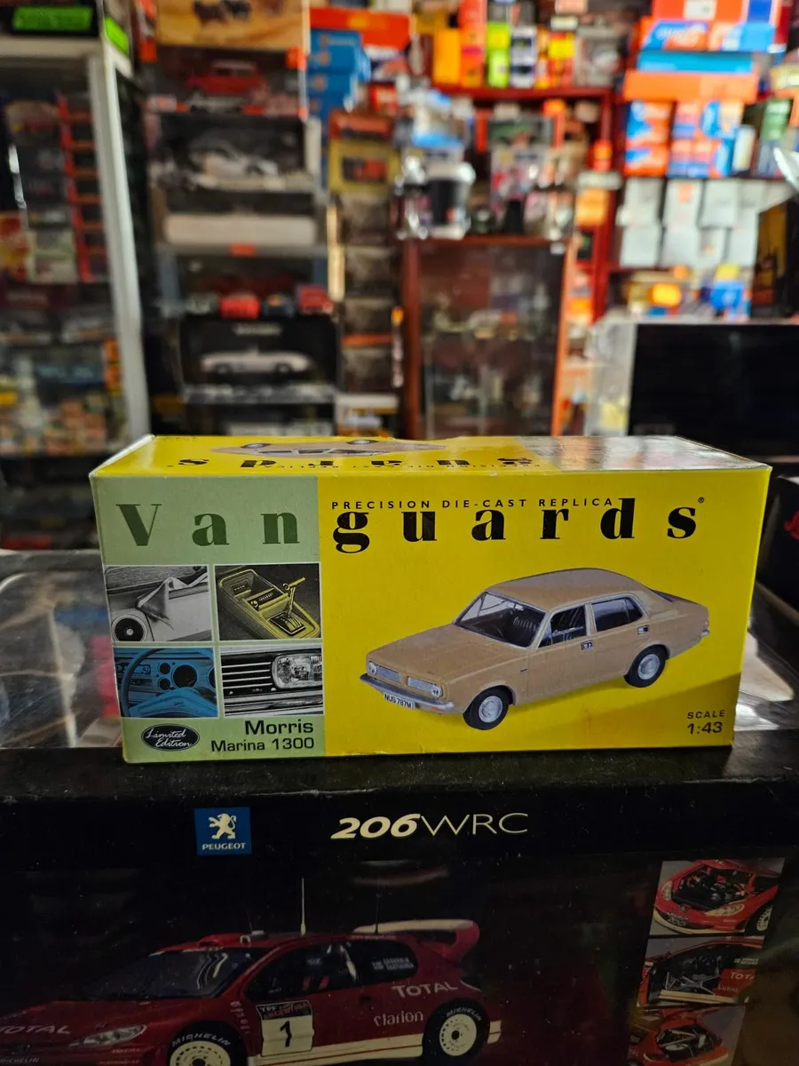 Corgi Vanguards Morris Marina