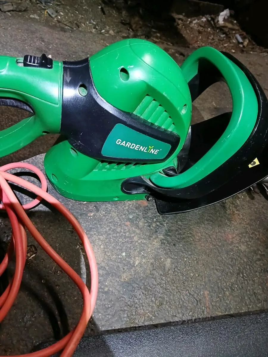 Garden hedge trimmers working perfect - Image 3