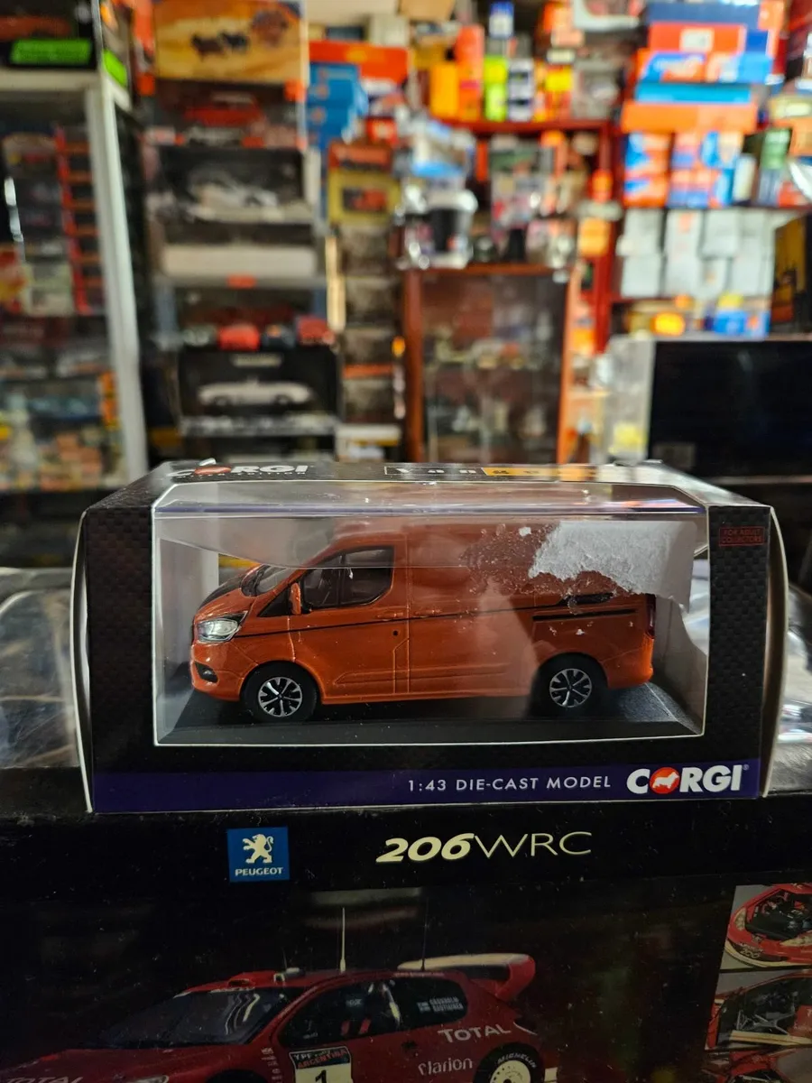 Corgi Ford Transit Custom - Image 1