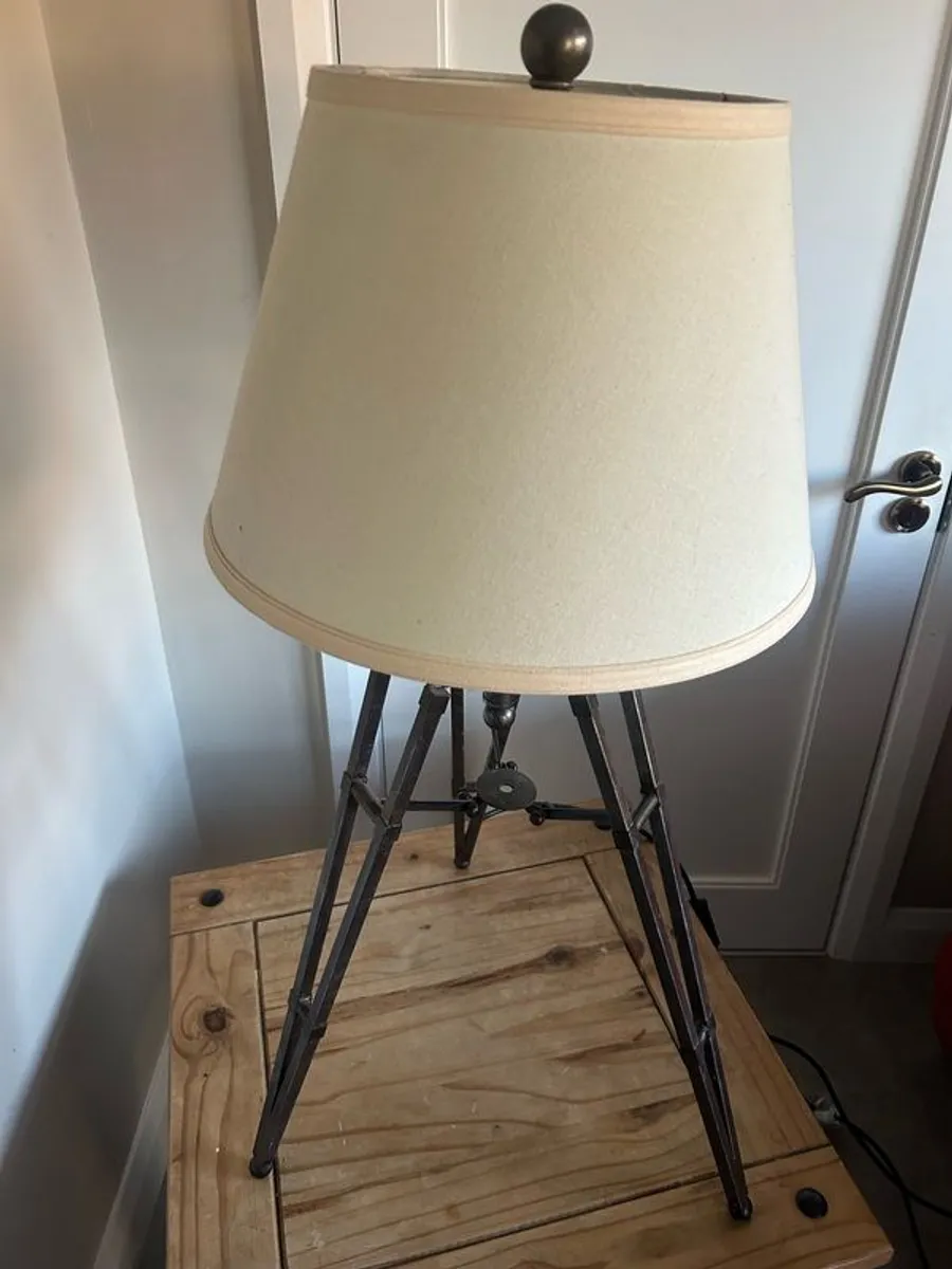 Tustin table lamp Genesis - Image 2