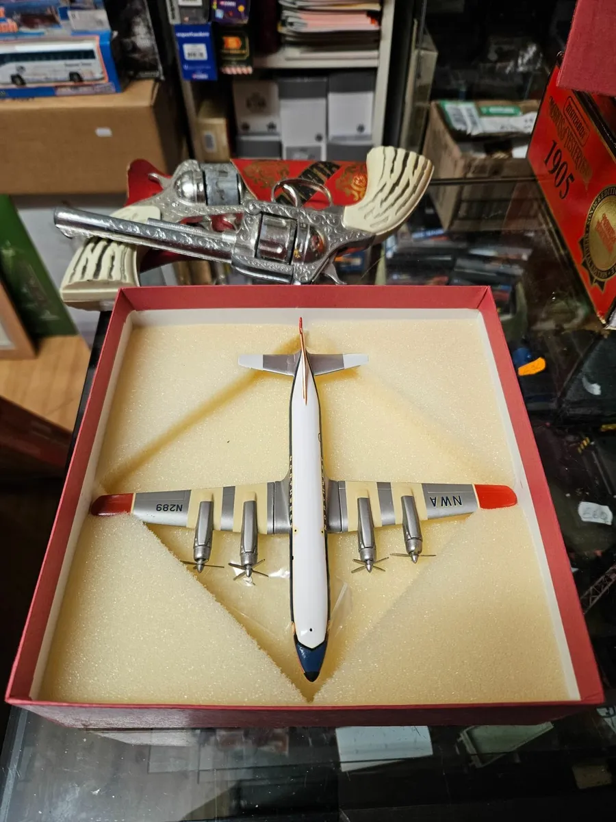 Corgi VM Douglas DC 7 - Image 2