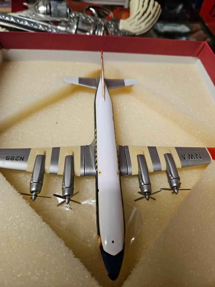 Corgi VM Douglas DC 7 - Image 3