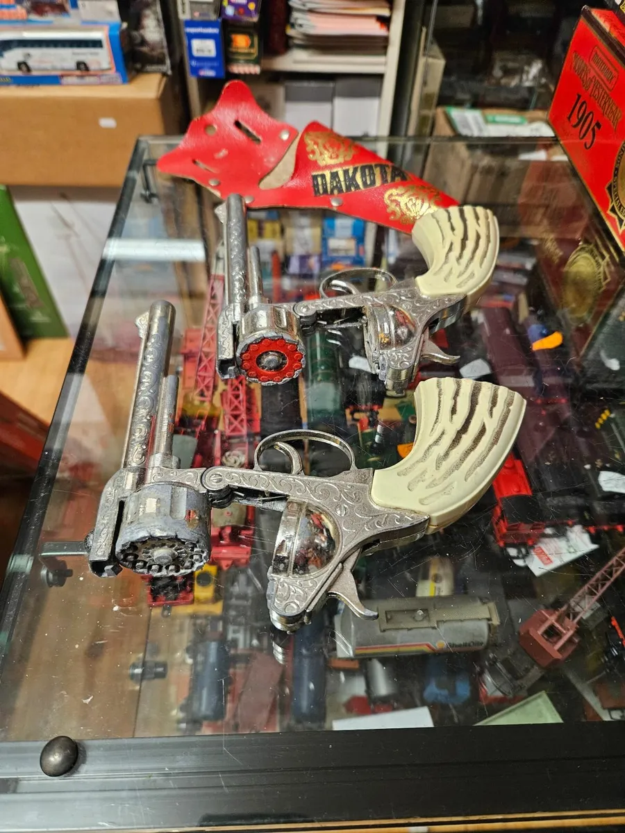 Vintage Retro 1970's Childs Toy Western Handguns - Image 2
