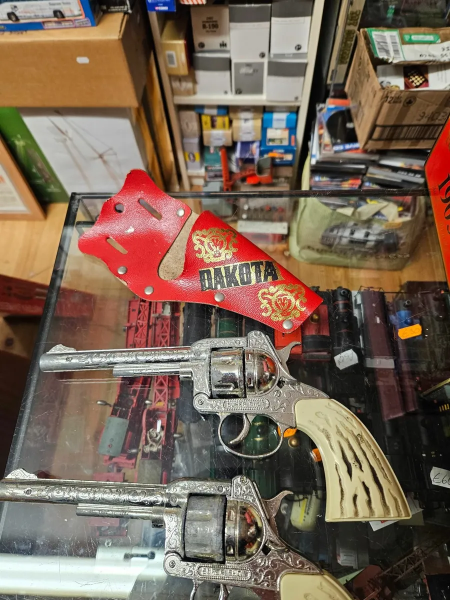 Vintage Retro 1970's Childs Toy Western Handguns - Image 3