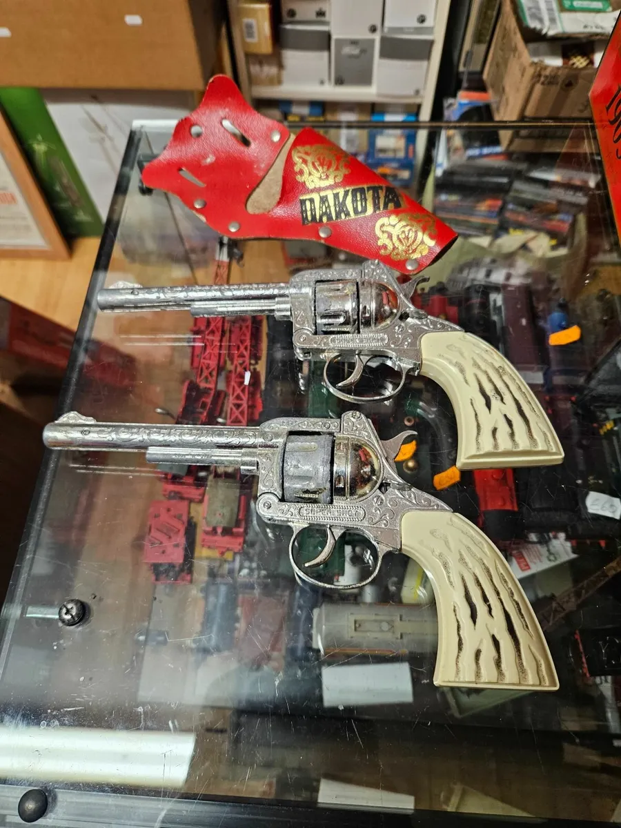 Vintage Retro 1970's Childs Toy Western Handguns - Image 4