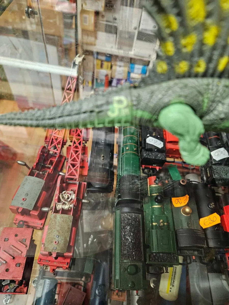 Vintage Jurassic Park Dinosaur - Image 4