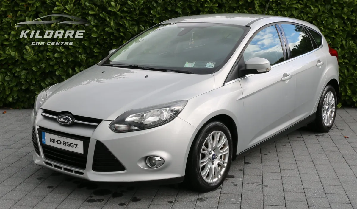 FORD FOCUS TITANIUM AUTO - Image 2