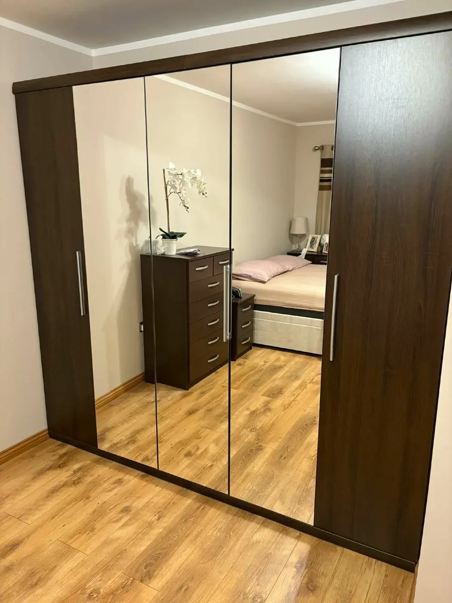 5 Door Wardrobe - Image 1