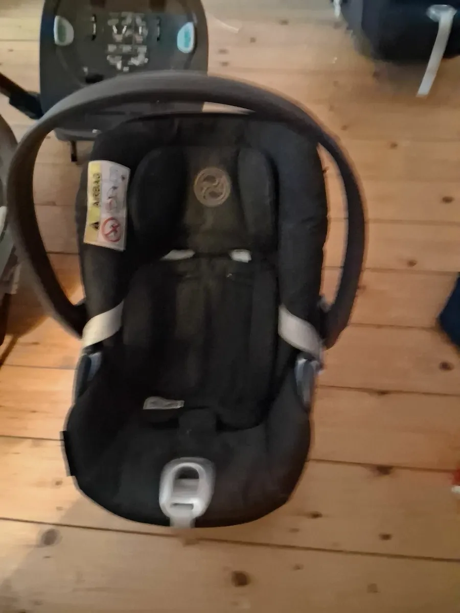 Cybex Cybex Cloud T i-Size Rotating Car Seat and i - Image 2