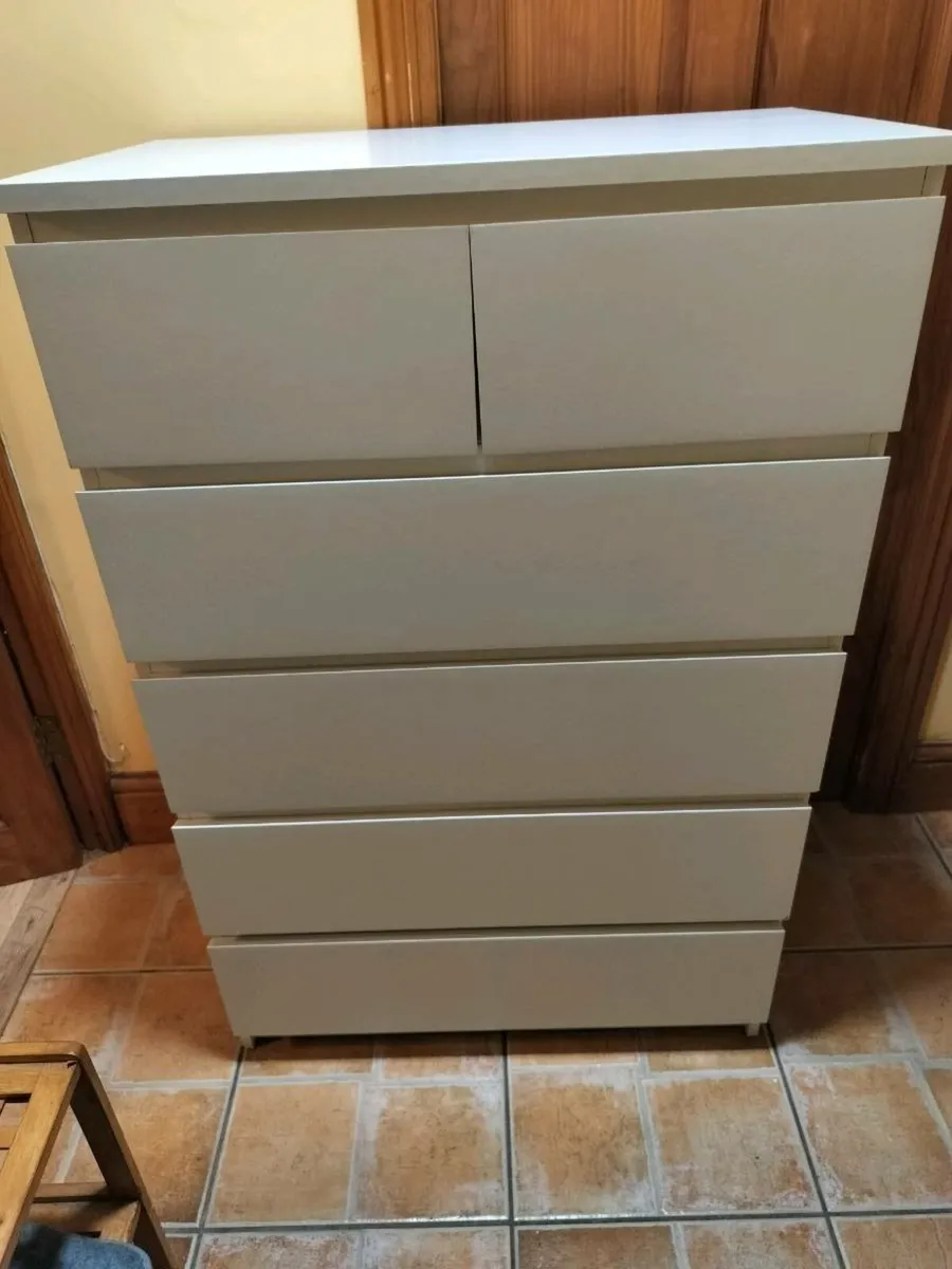 Chest of 6 drawers Malm - Image 1
