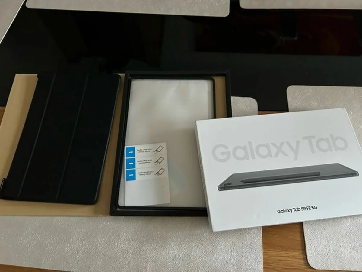 Samsung Galaxy Tab S9 FE 5G Grey 10.9Inch Like New - Image 2