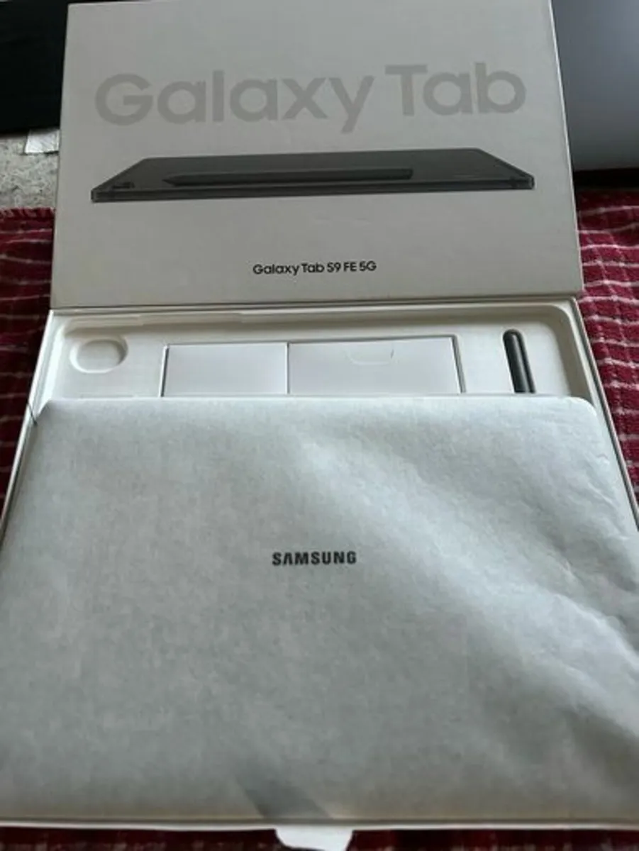 Samsung Galaxy Tab S9 FE 5G Grey 10.9Inch Like New - Image 3