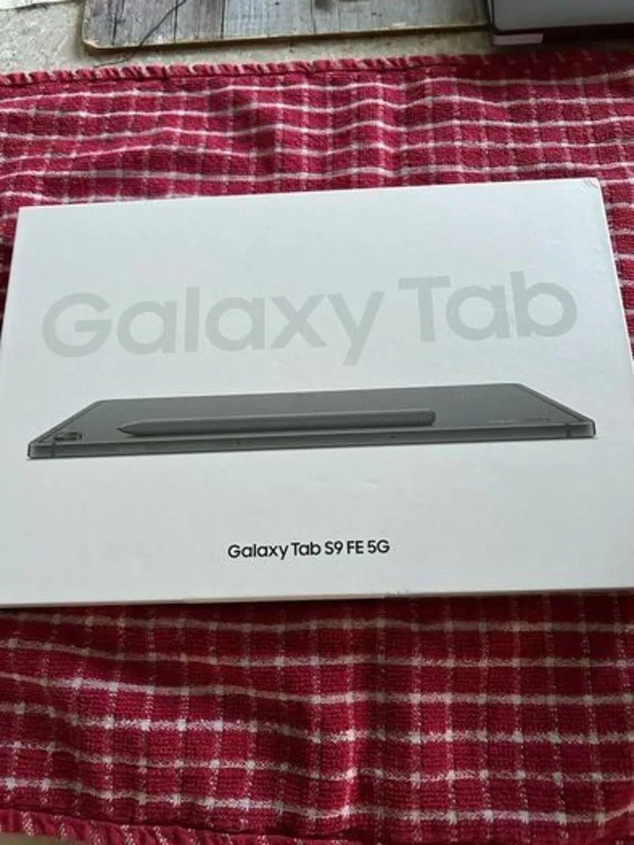 Samsung Galaxy Tab S9 FE 5G Grey 10.9Inch Like New - Image 1