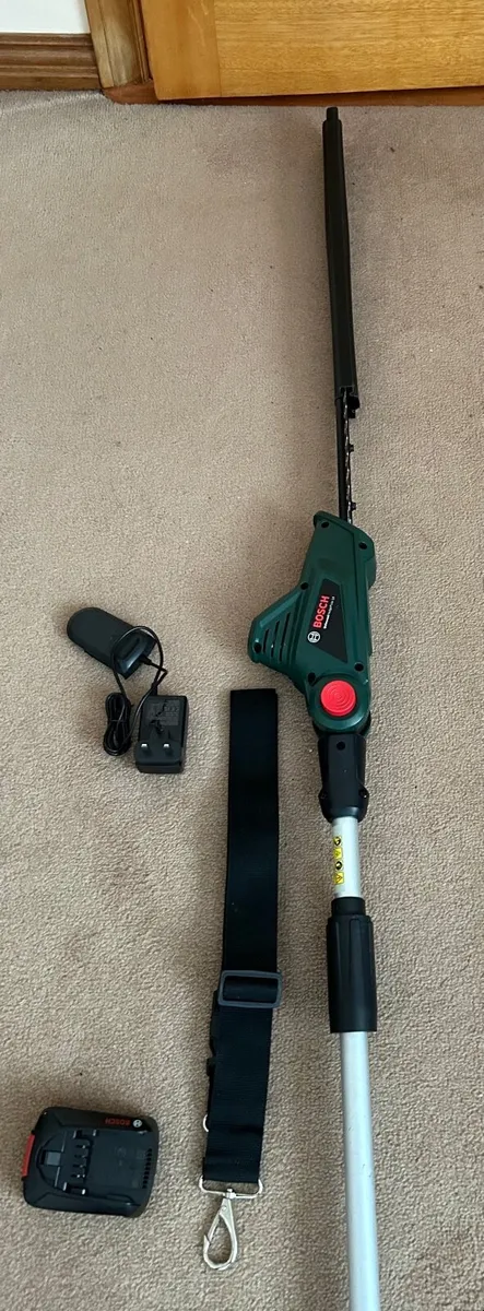 Bosch battery long reach hedge cutter - Image 3