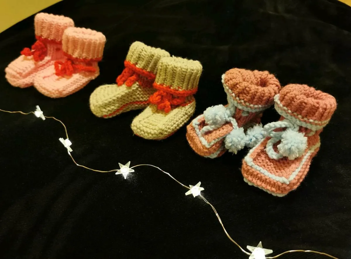Knitted shoes for babies - Image 1