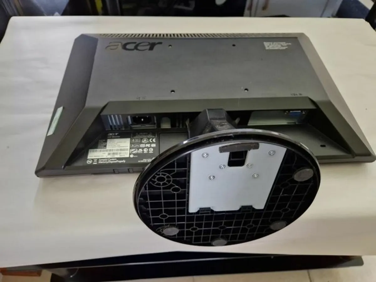ACER LCD Monitor, Model P195HQ - Image 2