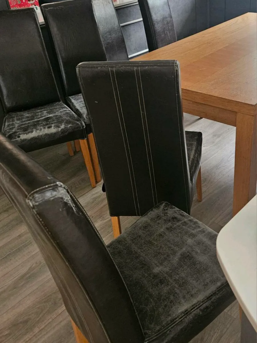 Table that sits 6 - Image 2